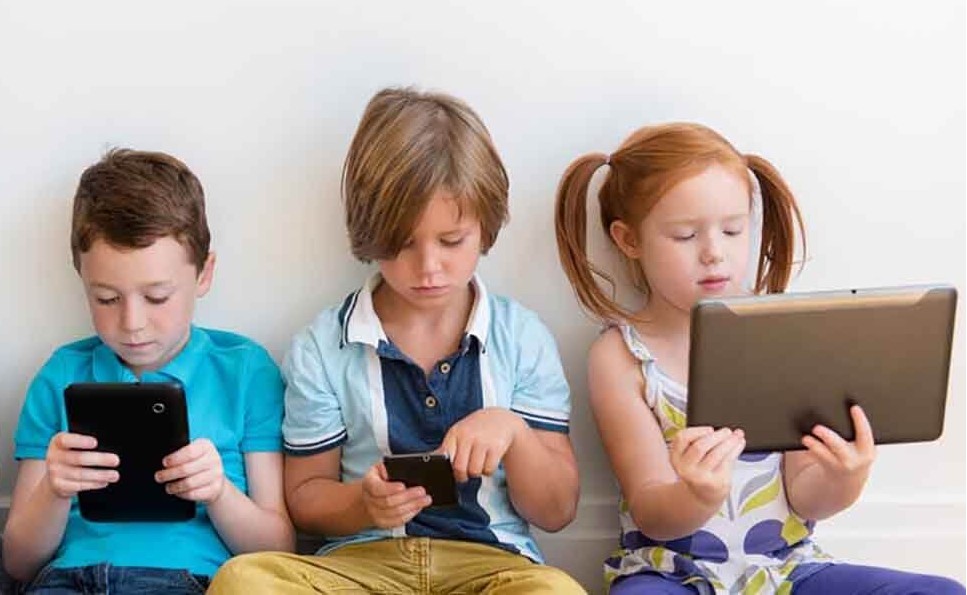 Adolescenza e comportamenti a rischio 1994988103