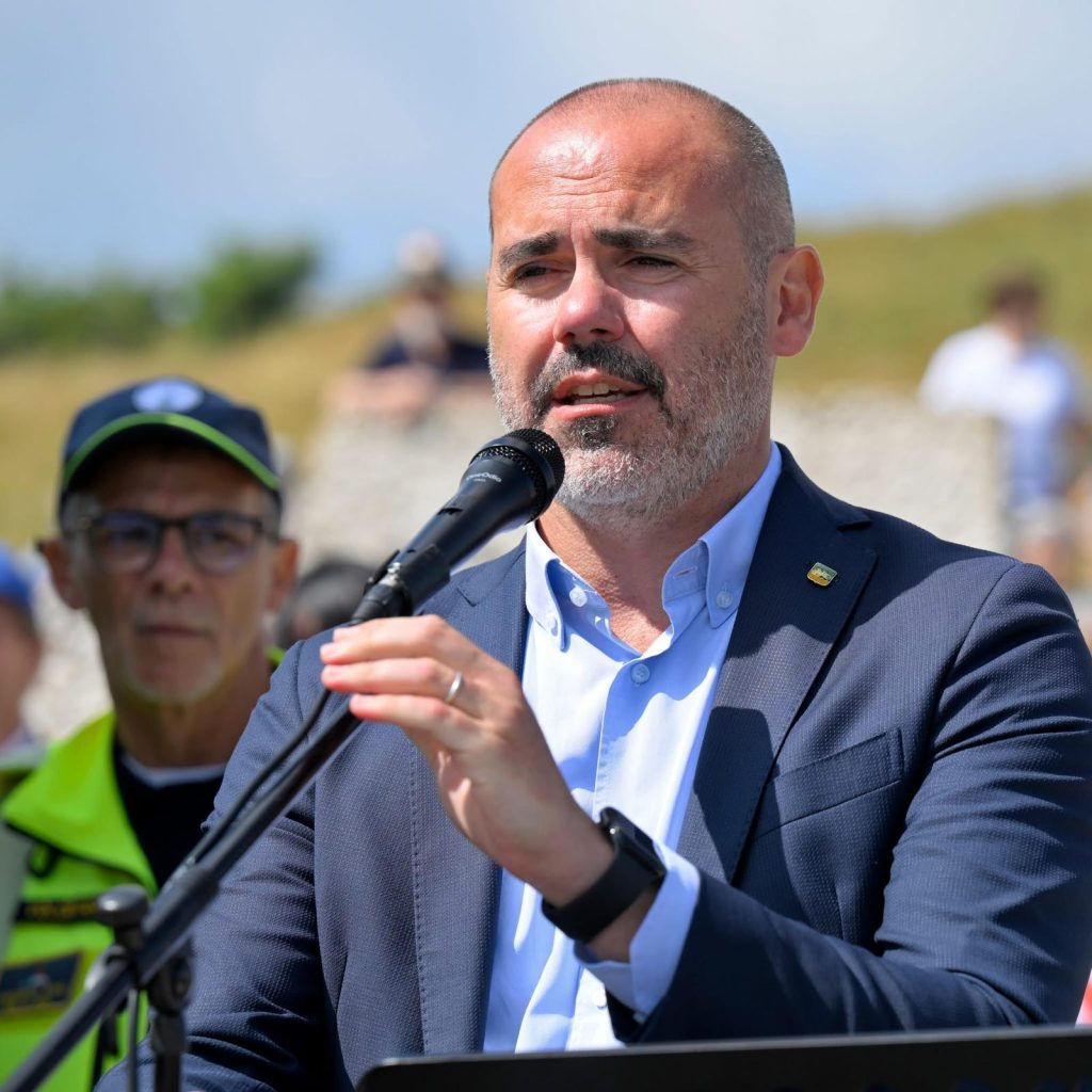 Tigli di via Preare. Padovani: prima Benini si legava agli alberi 1 BOZZA 4