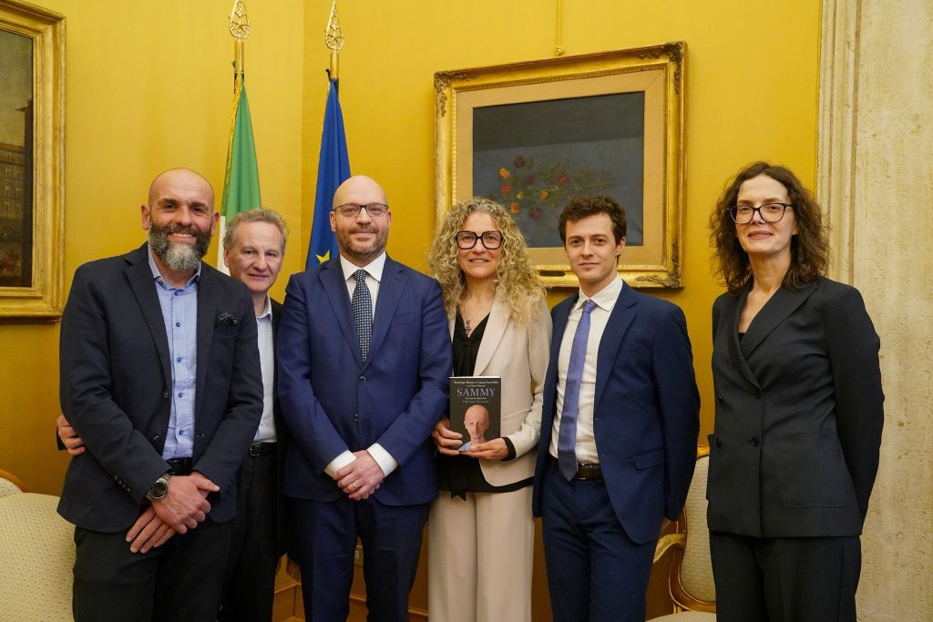 Sammy Basso. Presentata alla Camera la sua biografia 1 Da sin Andrea Fontana Amerigo Basso Lorenzo Fontana Laura Lucchin Riccardo Zanolli e Chiara Pelizzoni