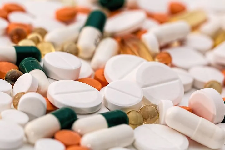Antibiotici. 4 italiani su 10 hanno ricevuto almeno una prescrizione 1 FARMACI