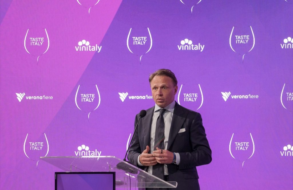 Vinitaly, l’inaugurazione guarda oltre Verona: export e nuovi mercati al centro 3 Vinitaly, l’inaugurazione guarda oltre Verona