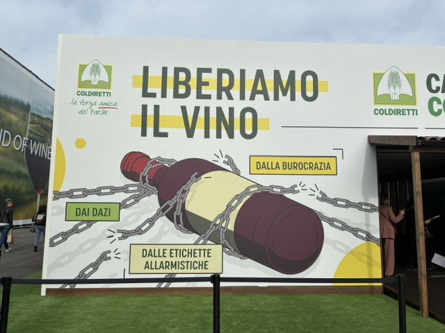 Vino sotto pressione, Coldiretti: “Liberarlo vale 1,6 miliardi”