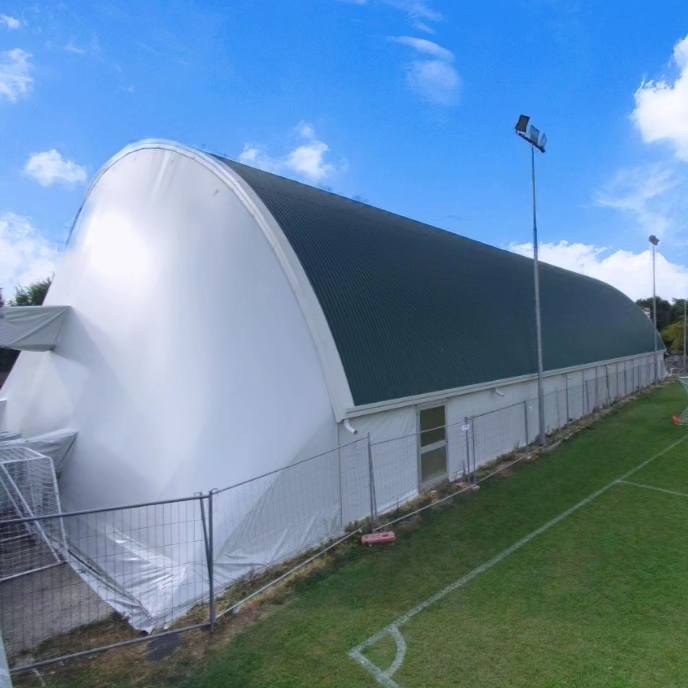 Povegliano, nuova pavimentazione per la tensostruttura "Pino Benato" 1 La tensostruttura degli impianti sportivi di Povegliano