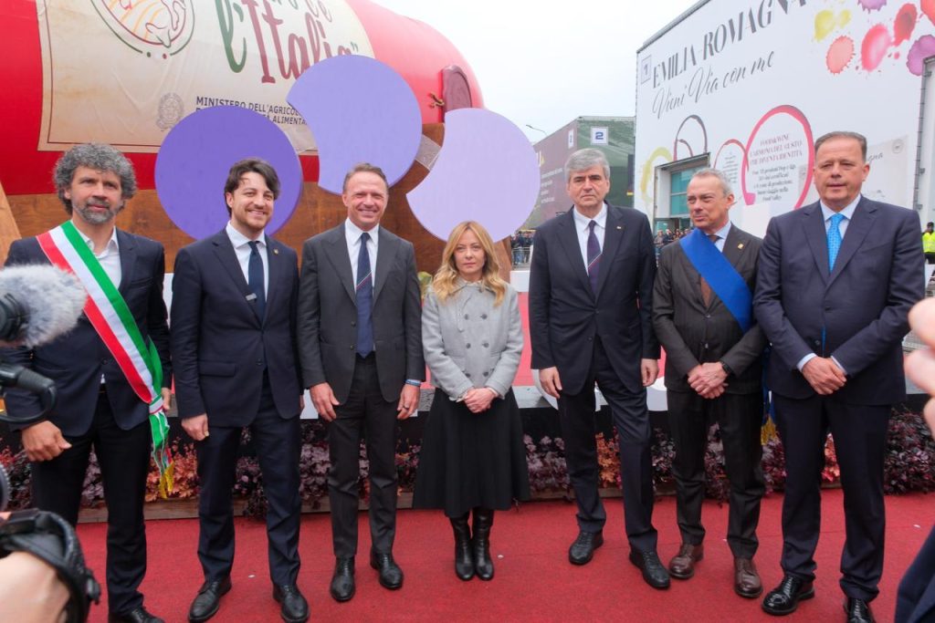 Meloni. Il vino italiano è strategico per il Made in Italy 1 Tommasi Stefani Lollobrigida Meloni Mazzi Pasini Bricolo