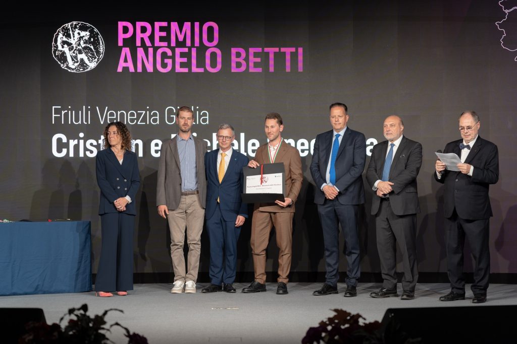 I territori al centro, premiati i benemeriti del vino italiano 3 I territori al centro, premiati i benemeriti del vino italiano