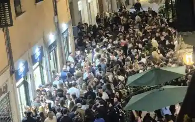 Movida di via Pellicciai. Petizione dei residenti