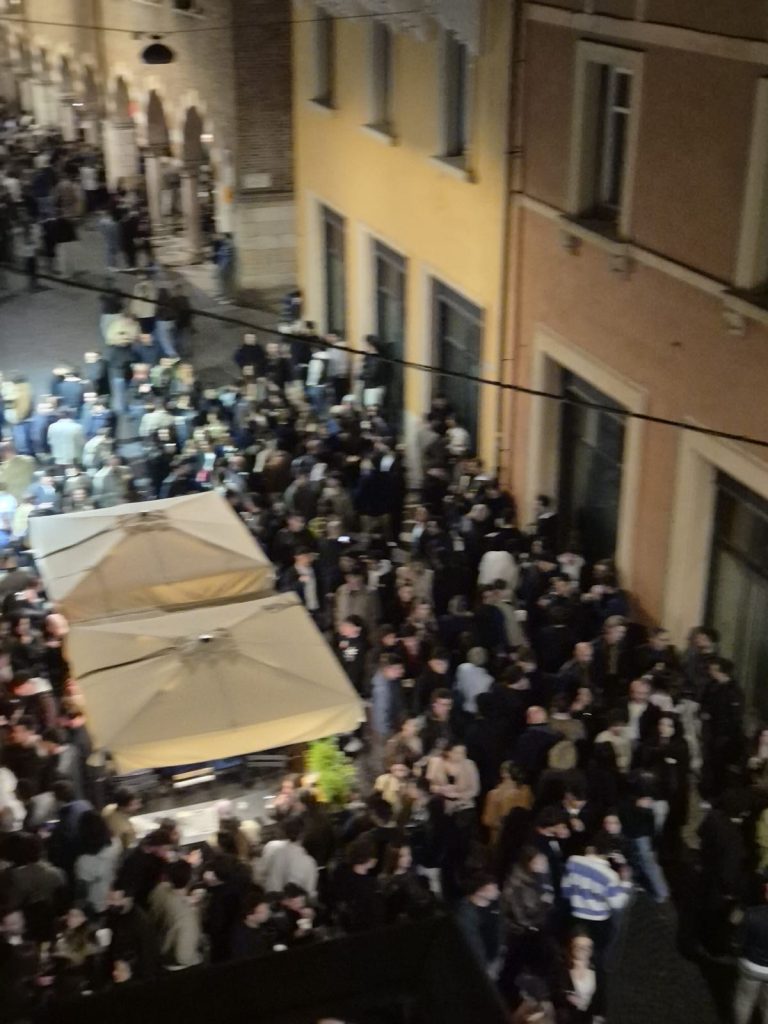 Via Pellicciai. Mariotti dà voce alla protesta dei residenti 2 c12599eb a366 4946 8774 ebe27a7edfae