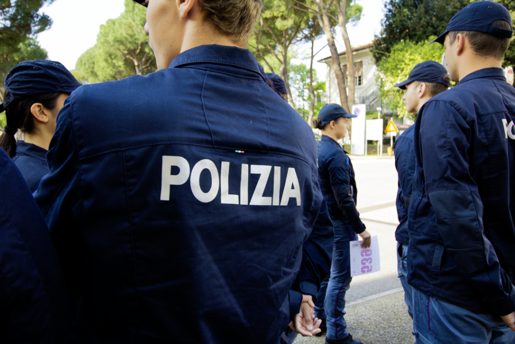 Donano sangue 65 allievi della Polizia di Peschiera del Garda 2 Donano sangue 65 allievi della Polizia di Peschiera del Garda
