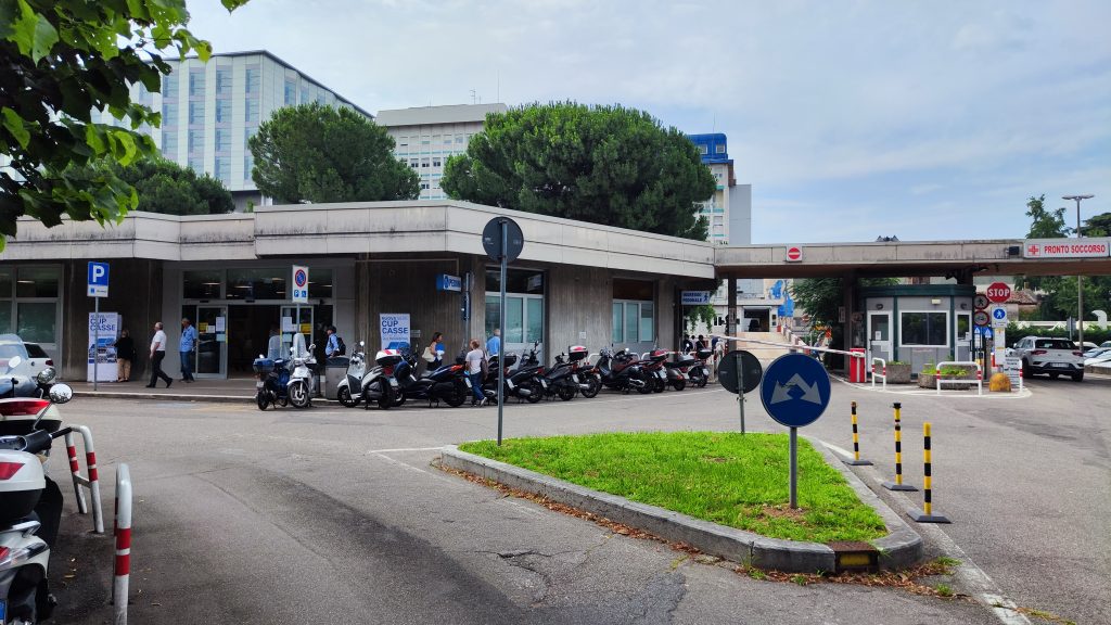 All'ospedale di Borgo Roma il prelievo te lo fa un robot 2 ospedale b roma casse
