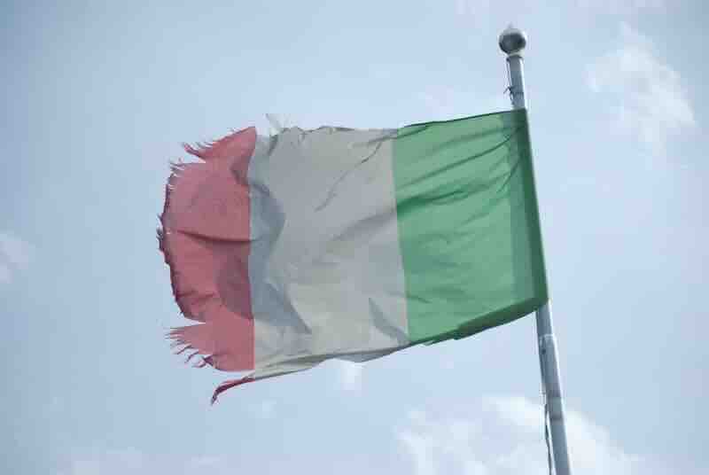 La sinistra in cortocircuito. Ma paga sempre la destra 1 photo 1696855825245 2996e316b66e 1