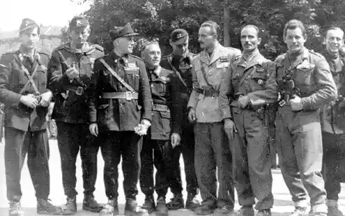 8 maggio 1945, militari della RSI combattono con i partigiani. 3 548 Partigiani Ossola 1
