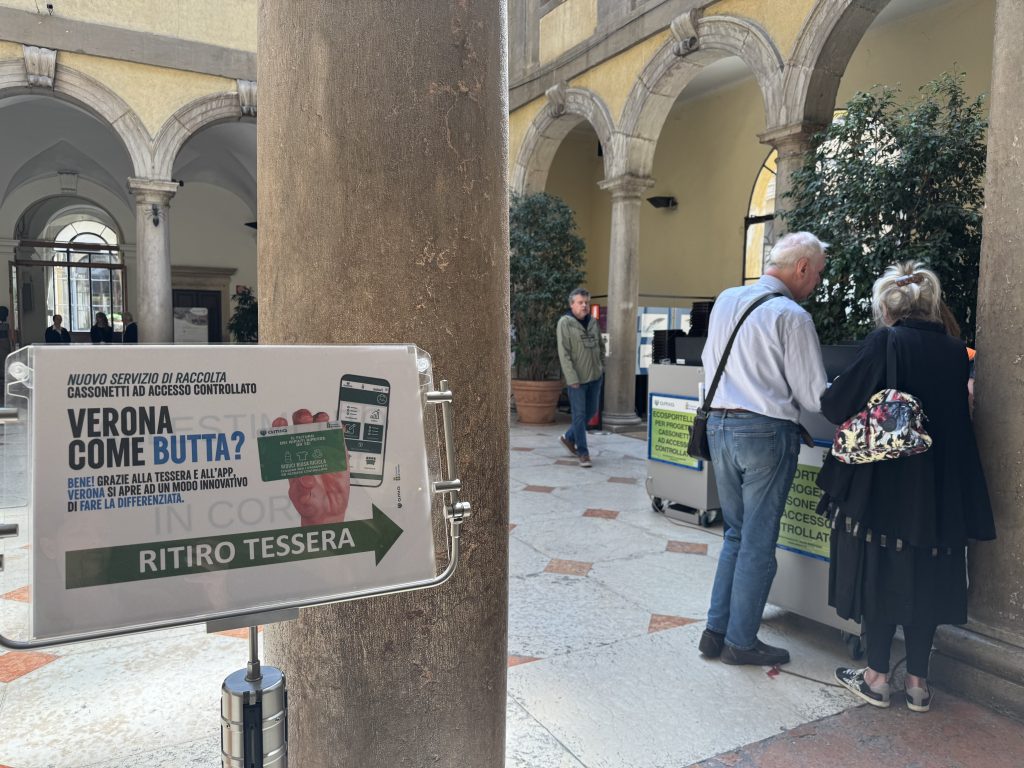 Cassonetti intelligenti in 1ª circoscrizione. Come si fa 1 Ecosportello Museo