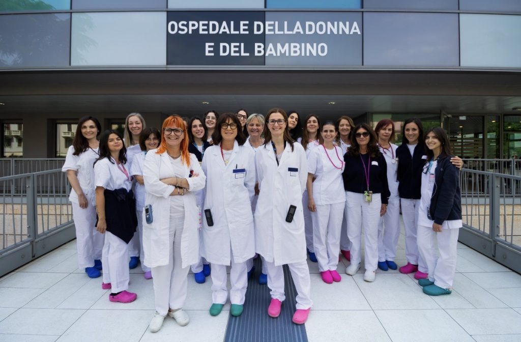 Ostetriche, porte aperte per capire davvero cosa succede prima di nascere. 1 Ostetriche, porte aperte per capire davvero cosa succede prima di nascere.