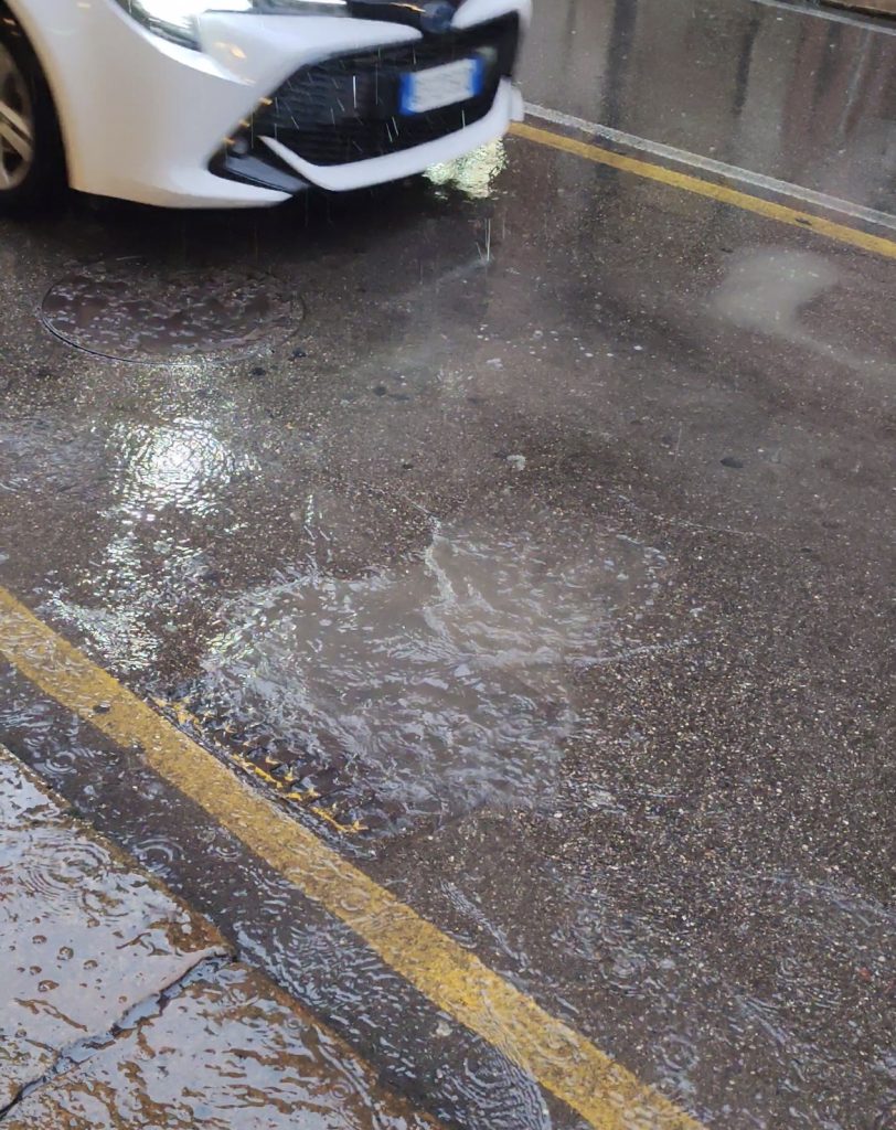 Maltempo, strade allagate e manutenzione insufficiente 1 IMG 7124