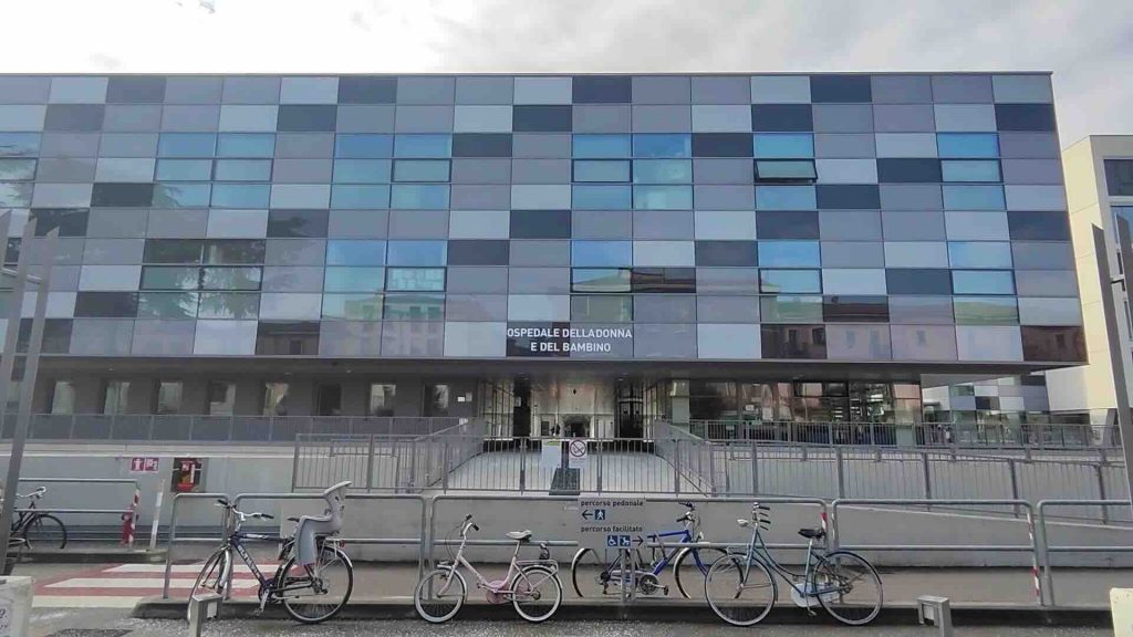 Aoui. Nuovo laser per pazienti oncologiche ed endometriosi 1 Ospedale della Donna e del Bambino