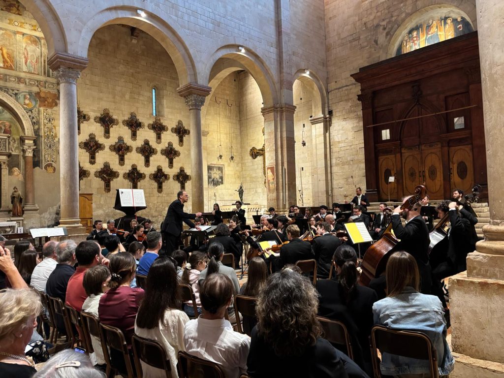 San Zeno applaude l’Orchestra delle Alpi tra Mozart e Beethoven 1 PHOTO 2026 05 25 12 55 57