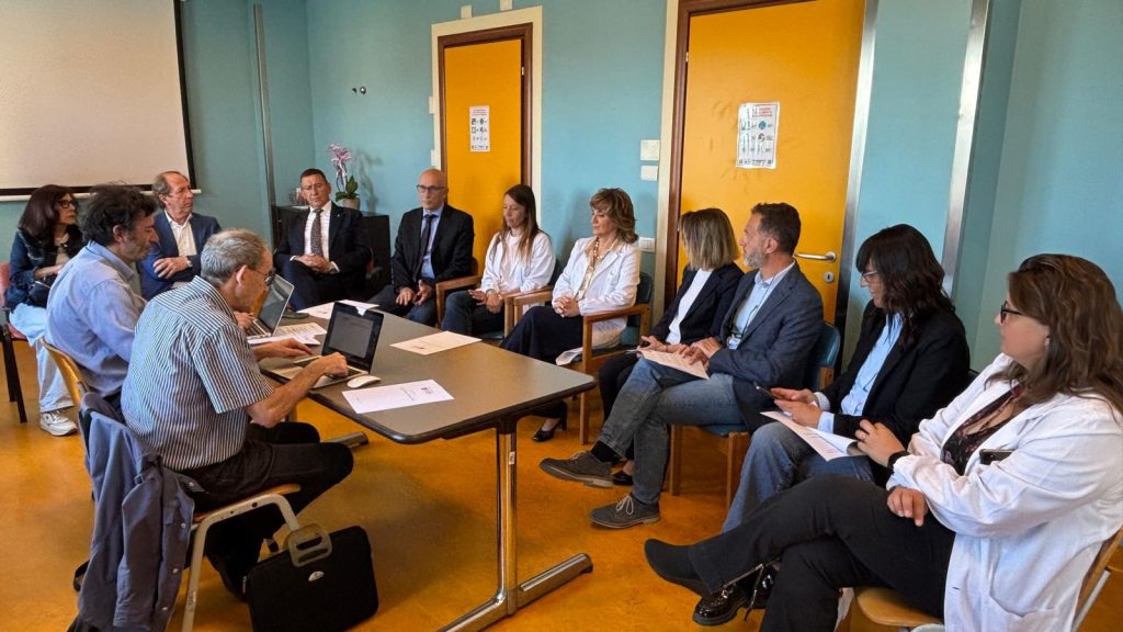 Bussolengo, il nuovo ambulatorio chirurgico per le punture intravitreali: già trattati 160 pazienti 3 Un momento della conferenza stampa allospefdale di Bussolengo