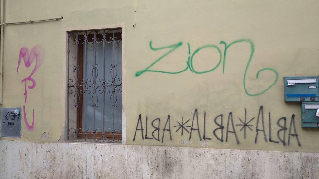 Il marchese Spolverini afflitto per il degrado del suo viale 6 Viale Spolverini. 16