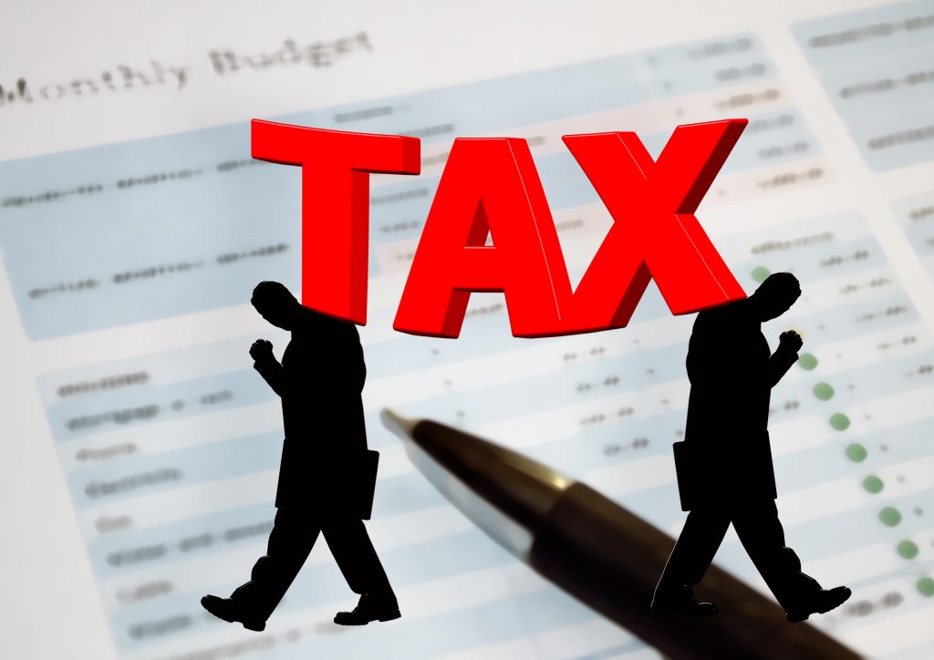 Tasse. Gli autonomi pagano il doppio dei dipendenti 1 geralt taxes 646512