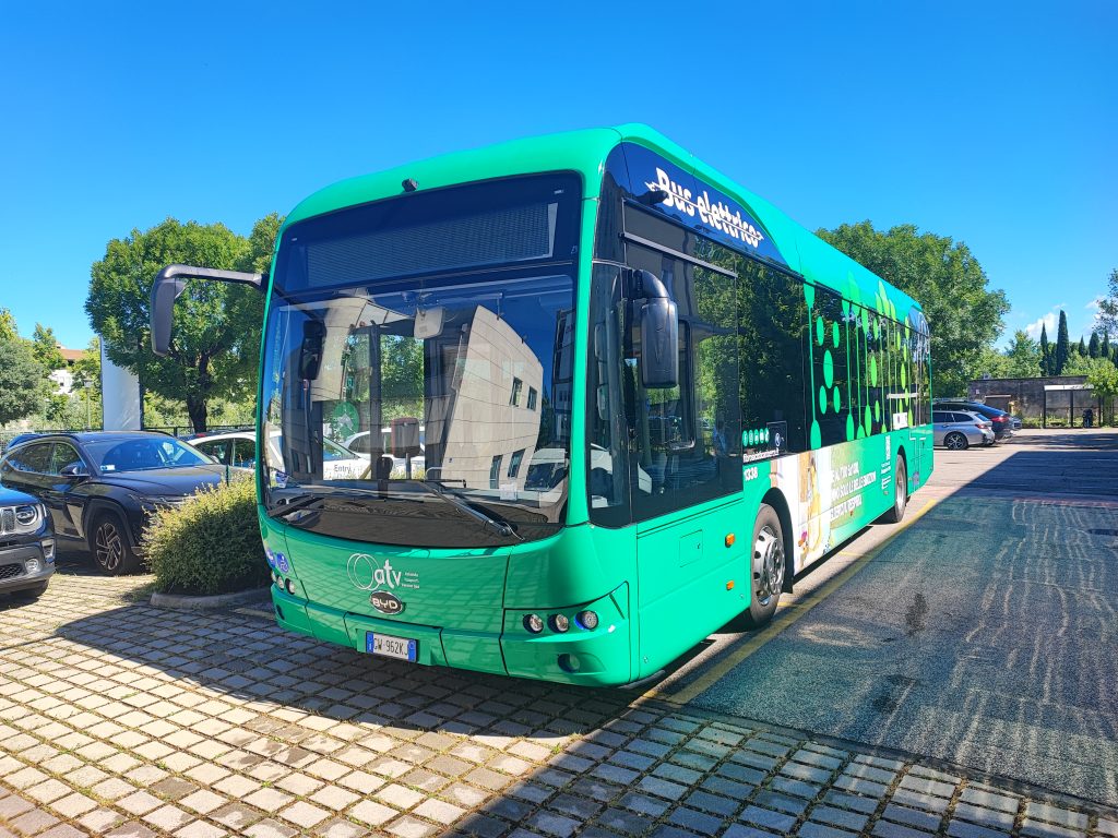Un autobus per raccontare la fibrosi cistica 2 1780486904176 2