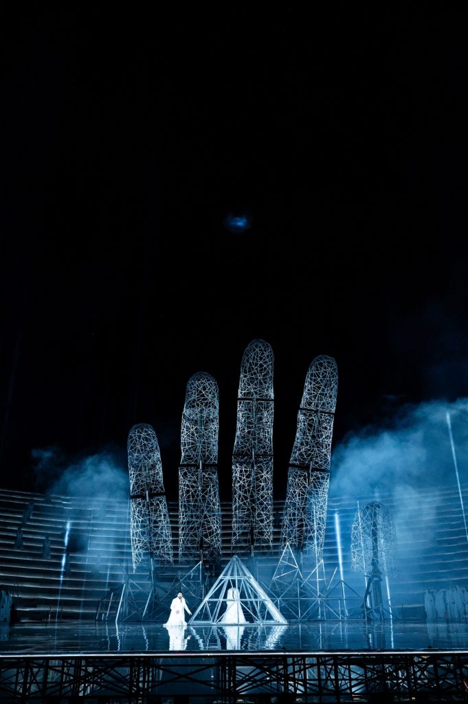 L’Aida di cristallo torna in Arena 1 AIDA prove©HEADSCollective low