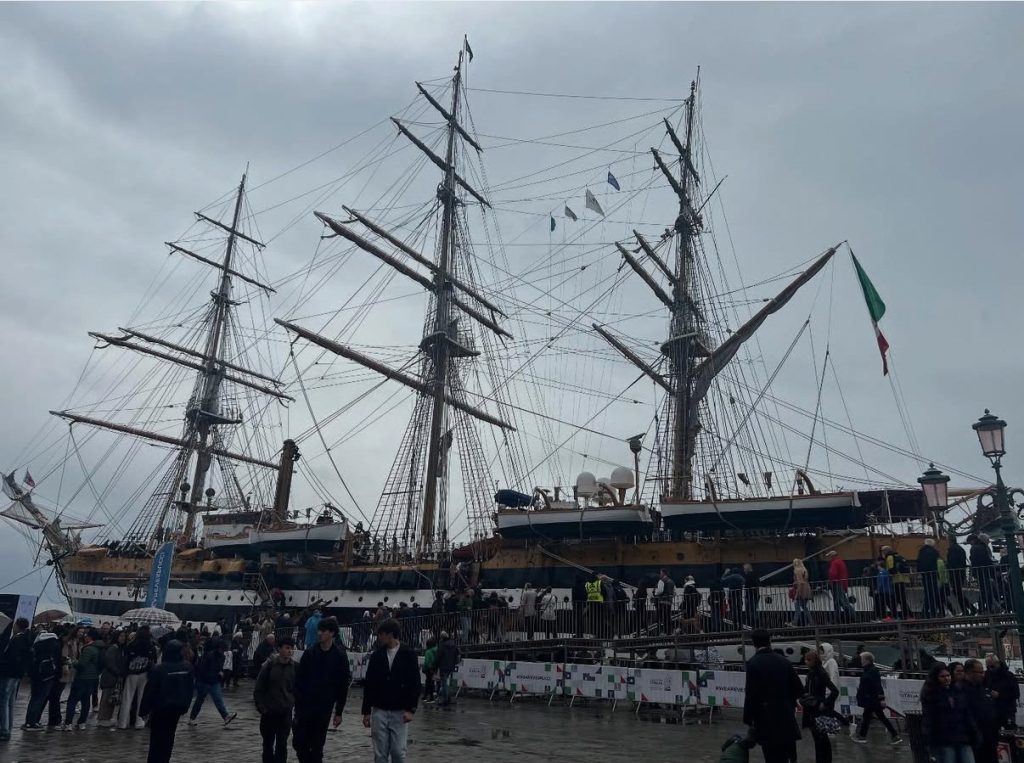 L’Amerigo Vespucci salpa verso New York 2 Immagine dell'Amerigo Vespucci