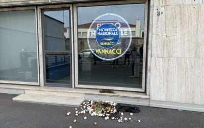 Sfregio alla sede di Futuro Nazionale