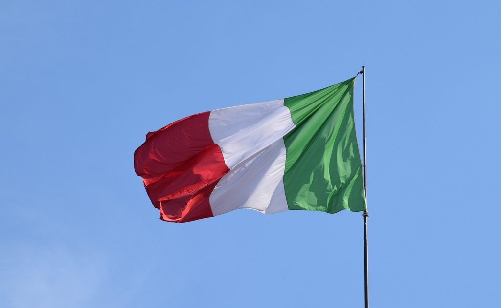 'Più libri' adotta la clausola antifascista. Tommasi ha fatto scuola 5 bandiera 4388407 1280
