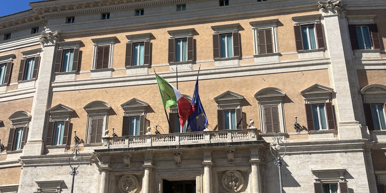 Approvata la legge elettorale. La sinistra spera nella Consulta