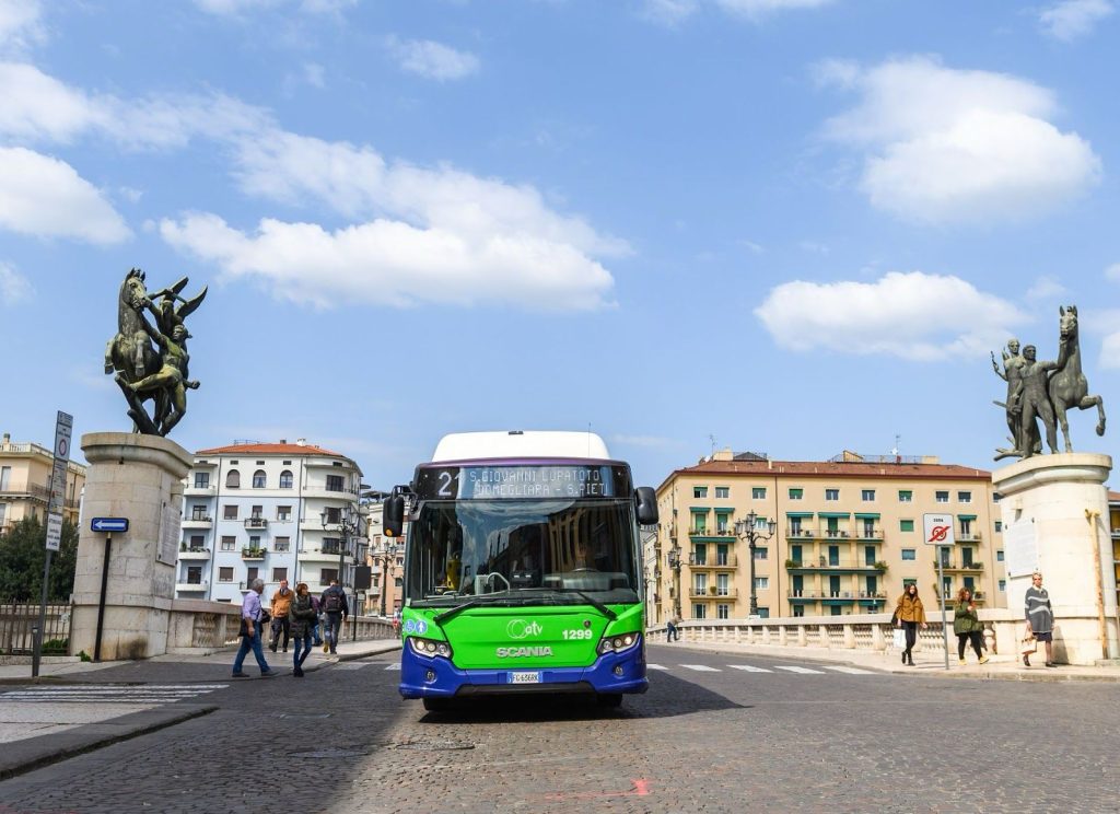 Controlli sui bus, 132 viaggiatori senza biglietto 1 Controlli sui bus, 132 viaggiatori senza biglietto