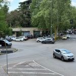 Lo sgorbio dell’ex-distributore nell’abbandono in via Mameli