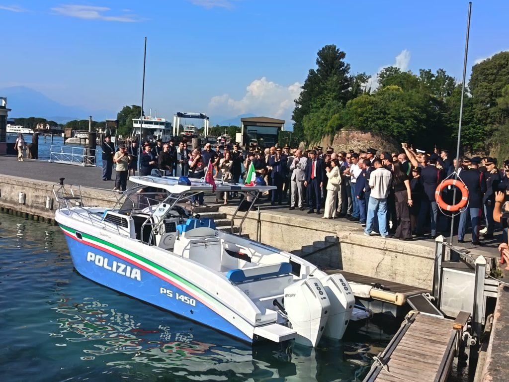 Nuova imbarcazione per la Polizia sul Garda: potenziati i controlli tra Verona e Brescia 1 foto 4 2