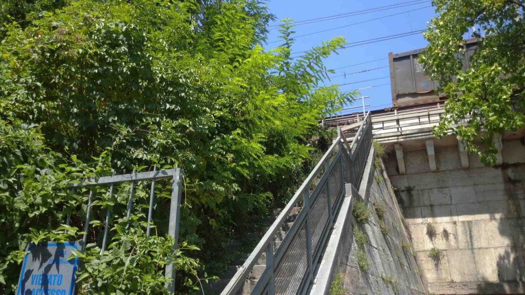 Non chiusa una rampa d’accesso ai binari del ponte della Ferrovia 1 fs1