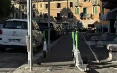 Legambiente difende i monopattini