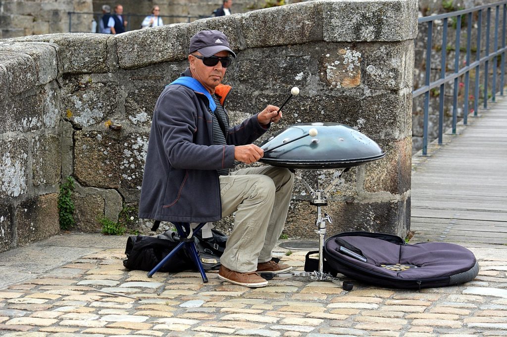 Artisti di strada: sanzioni più severe per chi non rispetta le regole 2 street musician 2253548 1280