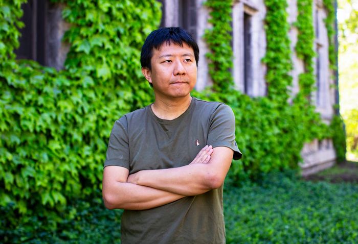 Vittoria della Medaglia Fields per due cinesi: Wang Hong e Deng Yu sono i primi cittadini cinesi a conquistare il Nobel per la matematica. 1 064c5d591312fa4ca303