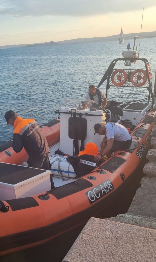 Dispersi davanti a Torri 2 giovani salvati dalla Guardia Costiera 1 FOTO 1
