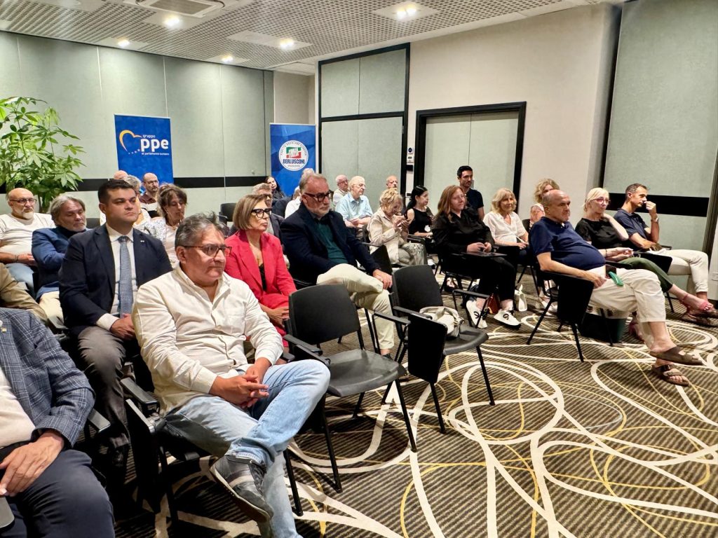 Forza Italia: a Verona la “rivoluzione gentile” 1 FOTO CONVEGNO 2