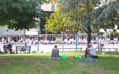 Piazza Bra. Giardini vilipesi dal “tutto sia concesso”?