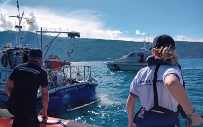 Si tuffa, salva un bambino e poi annega davanti a Sirmione