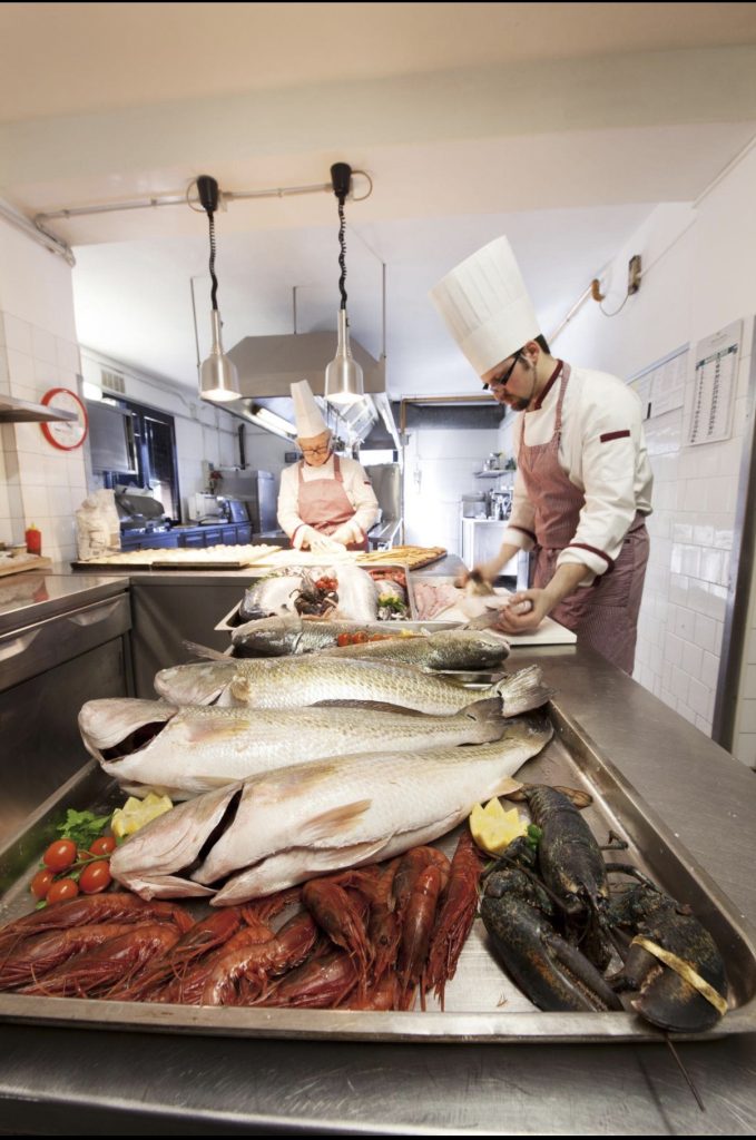 Maxi sequestro di pesce irregolare 3 Maxi sequestro di pesce irregolare