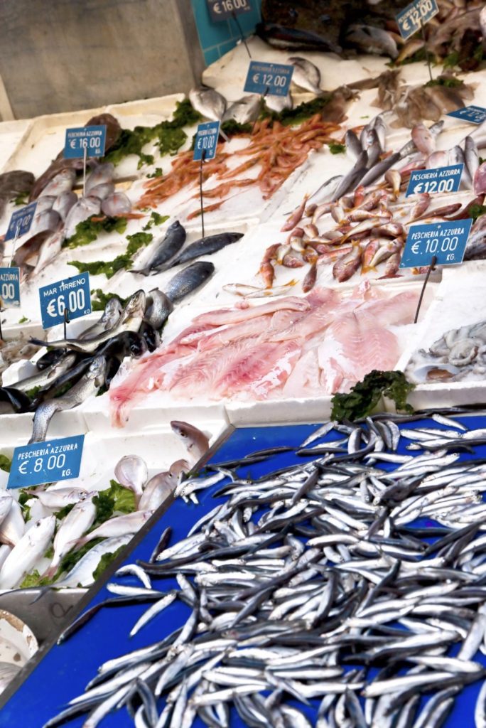 Maxi sequestro di pesce irregolare 1 Maxi sequestro di pesce irregolare
