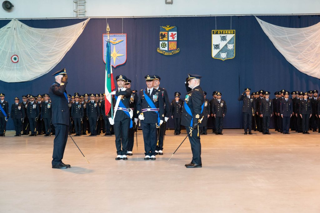 Titolo: 3° Stormo, il Colonnello Mauro Manti assume il comando 2 Saluto al Fregio