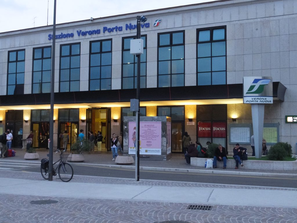 Verona tra degrado e proteste 2 Stazione Verona Porta Nuova 維羅納新站 panoramio 914966604