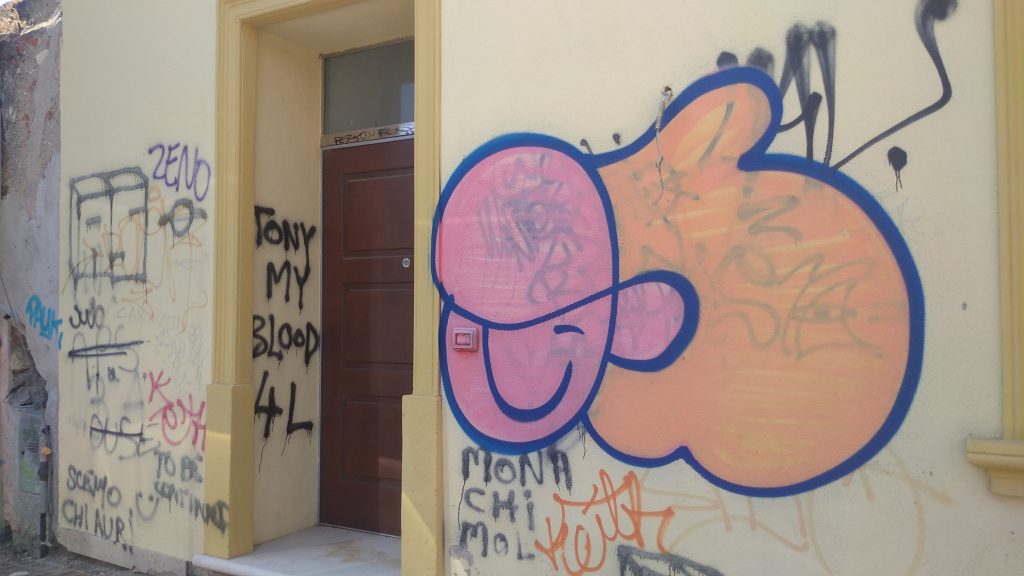 Vandalismi davanti all’ex caserma dei bersaglieri “Alberto Riva di Villasanta” 8 Via Torretta. 8