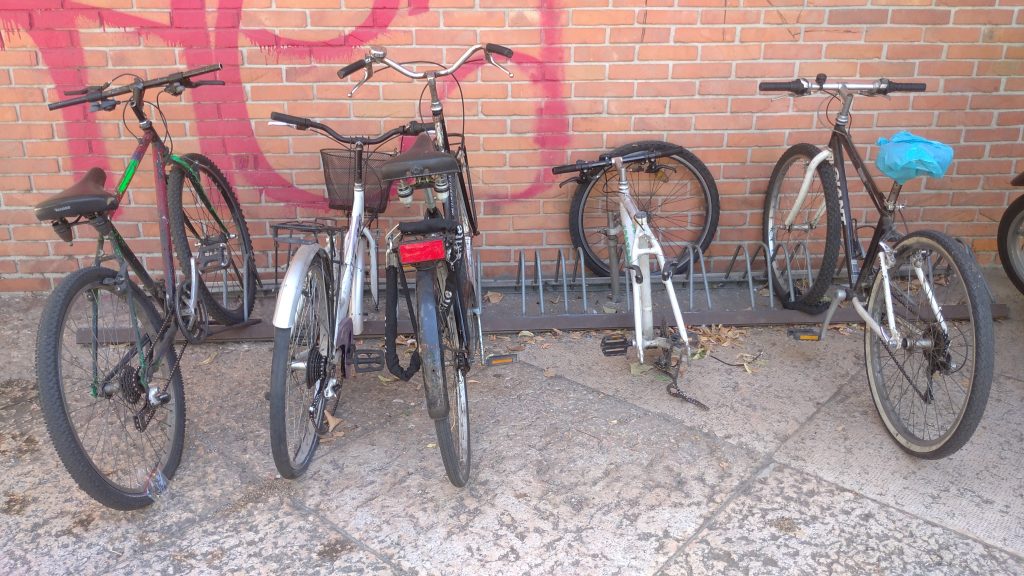 Il distretto sanitario di via Valeggio in mezzo al degrado 1 Via Valeggio. 10