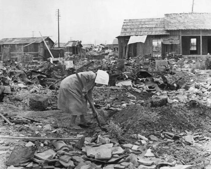 Lanterne di Pace sull’Adige. 81 anni fa Hiroshima e Nagasaki 1 foto hiroshima devastata dopo bomba atomica 08