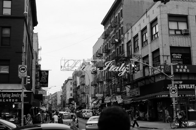 Il sindaco di New York cancella Little Italy 1 luke liscom cOOHHzNkQoM unsplash
