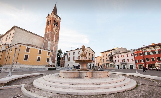 Da Piazza Umberto I a Piazza 26 Aprile 1 piazza 26 aprile