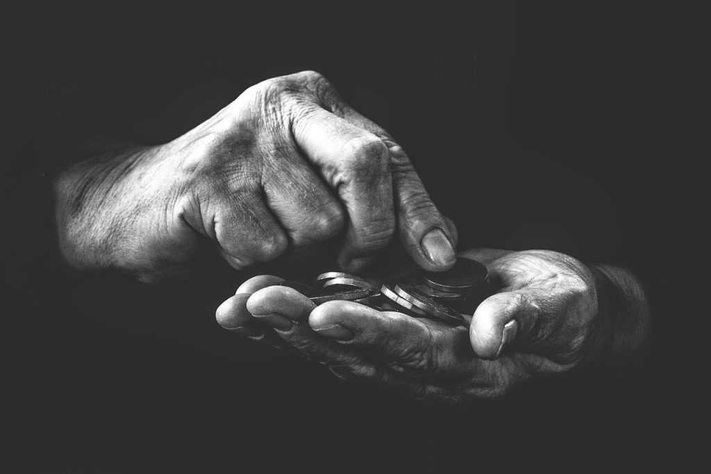 In Veneto il 14,6% è a rischio povertà: 700 mila persone 1 poverty 4561704 1280